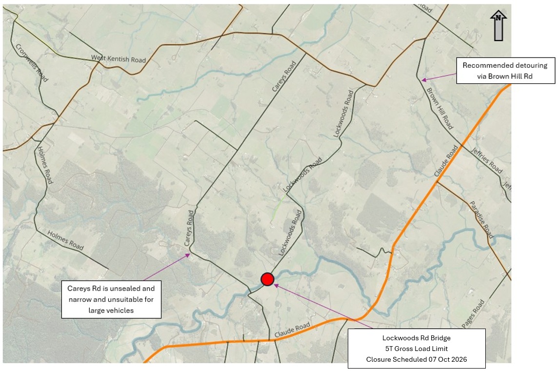 Image shows a detour for Lockwoods Road